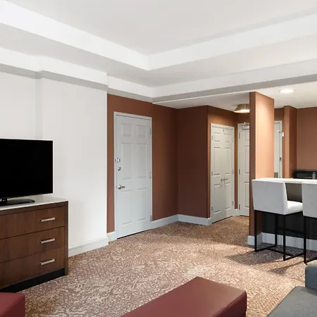 Hilton Garden Inn Chicago Downtown/Magnificent Mile-3